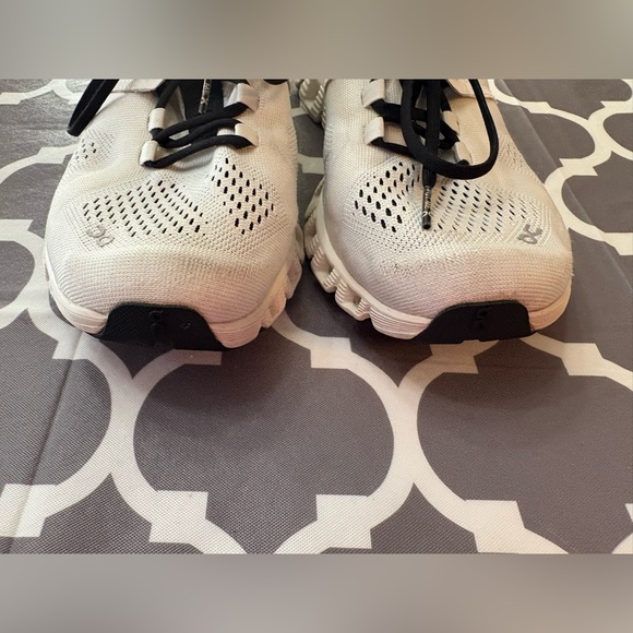 On Women's Cloud X 4 Training Running Women’s Shoes - Picture 8 of 13